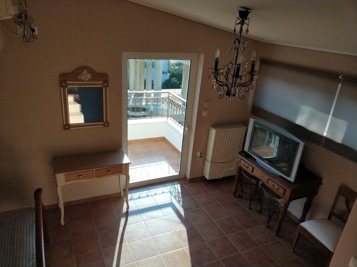 Relaxing Villa With Swimming Pool And Garden Agios Georgios  Ngoại thất bức ảnh