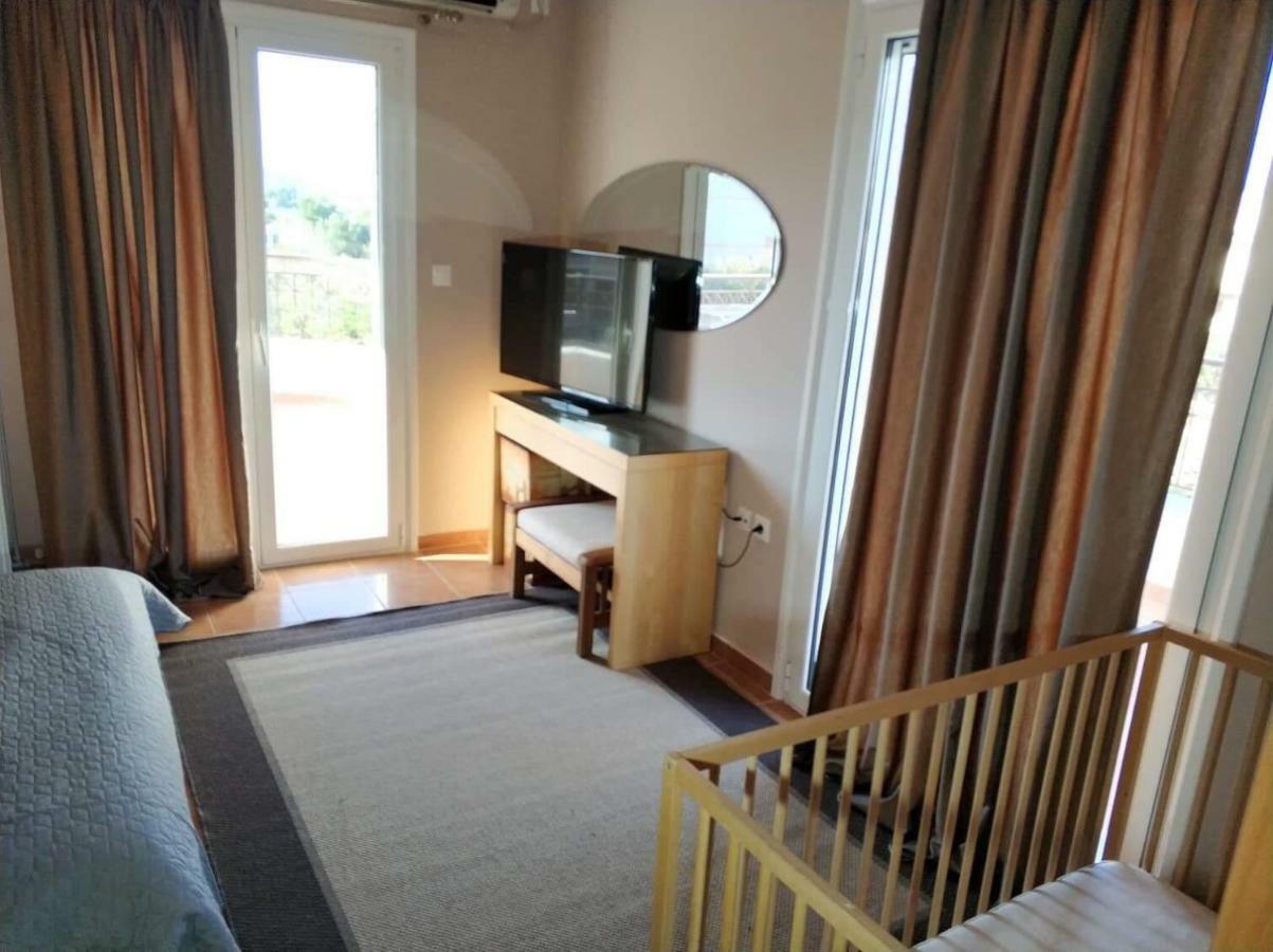 Relaxing Villa With Swimming Pool And Garden Agios Georgios  Ngoại thất bức ảnh